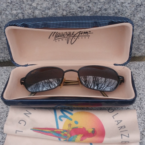 Maui Jim Other - MAUI JIM Hilo 133-02 Polarized Sunglasses w/ Hardcase, 100% UV protection
